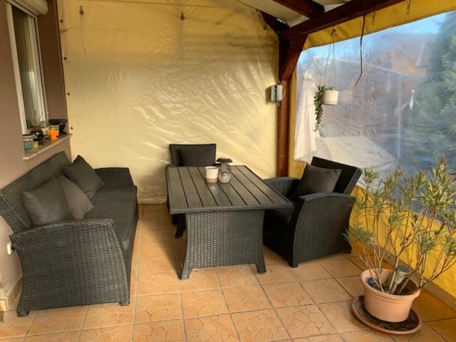 Airport Road/Repter Koezeli Haz Privat Parkoloval Apartment Будапеща Екстериор снимка