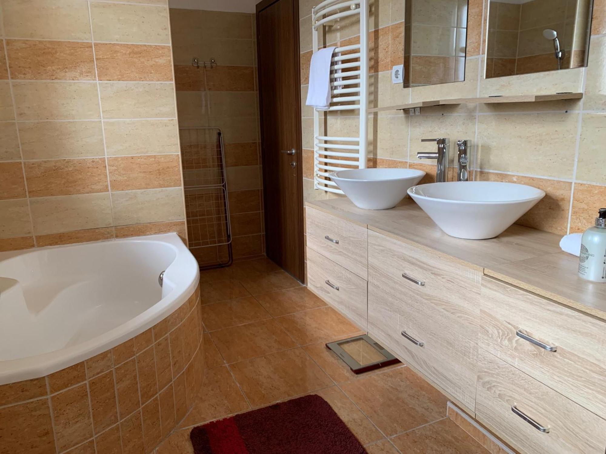 Airport Road/Repter Koezeli Haz Privat Parkoloval Apartment Будапеща Екстериор снимка