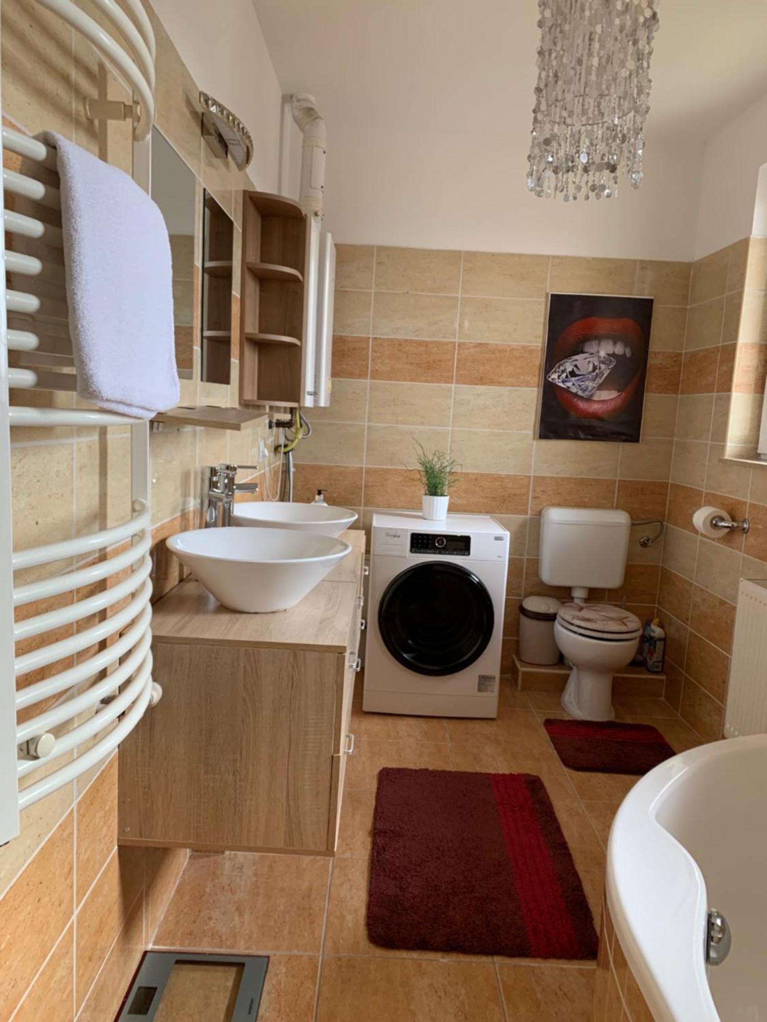 Airport Road/Repter Koezeli Haz Privat Parkoloval Apartment Будапеща Екстериор снимка