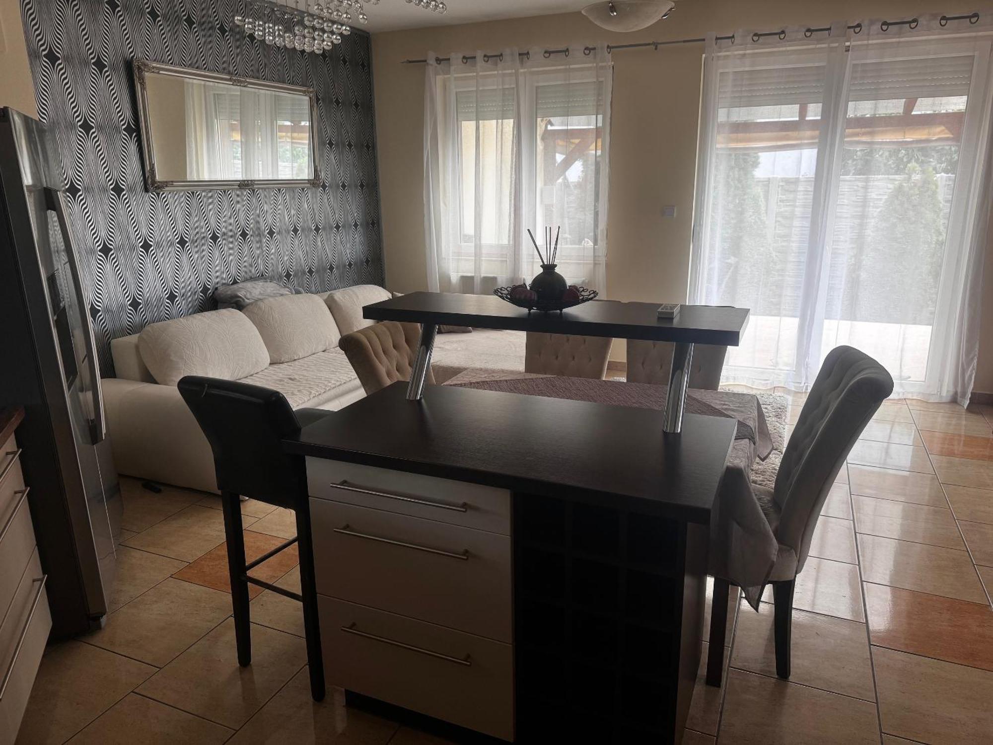 Airport Road/Repter Koezeli Haz Privat Parkoloval Apartment Будапеща Екстериор снимка